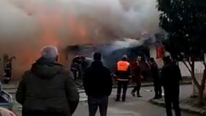 Yaşlı çiftin kaldığı baraka alev topuna döndü