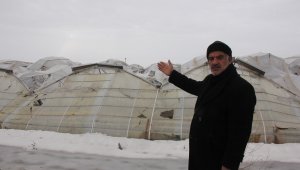 15 dönüm sera yerle bir oldu