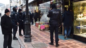 Kuyumcuda ışık hızında kapkaç