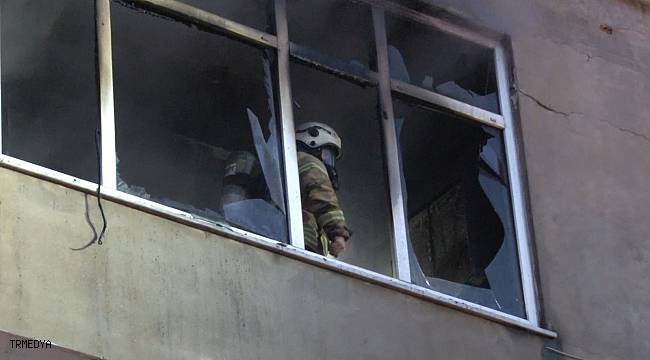 3 kişinin yaşadığı ev yandı, vatandaşlar sosyal medyada canlı yayın yaptı