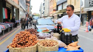 Davutoğlu'na tepki gösteren esnaf konuştu: "İhanet haini vurur"