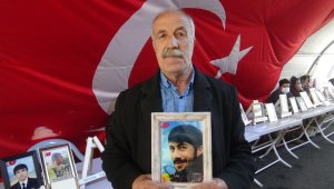 Evlat nöbetindeki acılı baba: "Oğlum avukat olacaktı, elindeki kalemi aldılar silah verdiler"