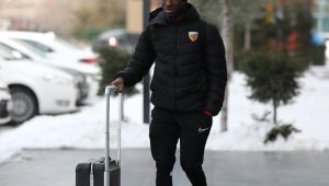 Kayserispor, 25 futbolcuyla İstanbul'a gitti