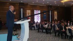 Kurtulmuş: "Biz insanların ana dillerinin ana sütü kadar helal olduğuna inanan bir siyasi harekatız"