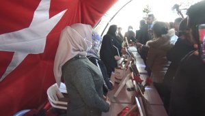 Milli Beka Hareketi, evlat nöbetindeki ailelerle buluştu