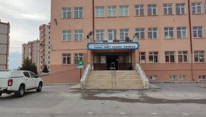 Pilavı yiyen zehirlendi: 250'ye yakın öğrenci hastanede gözlem altına alındı