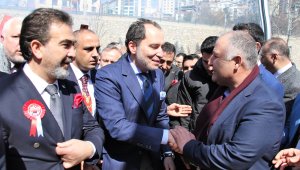 Yeniden Refah Partisi Genel Başkanı Erbakan, partisinin il başkanlığı toplantısında partililerle buluştu