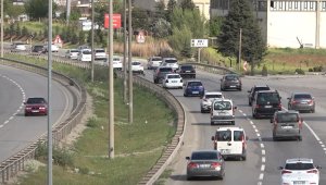 43 ilin geçiş güzergahında trafik yoğunluğu: Tatilciler yollara akın etti