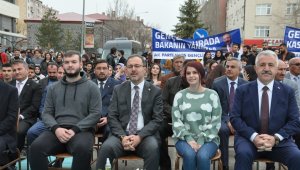 Bakan Kasapoğlu, Kars'ta Gençlik Merkezi'nin açılışını yaptı