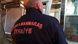 Depo yangını geceyi gündüze çevirdi