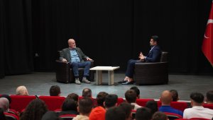 Fatih Karagümrük Teknik Direktörü Volkan Demirel öğrencilerle bir araya geldi