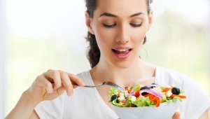 İlkbaharda sağlığınıza iyi gelecek 10 gıda