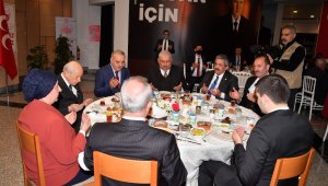 MHP lideri Bahçeli, şehit aileleriyle iftar yemeğinde bir araya geldi