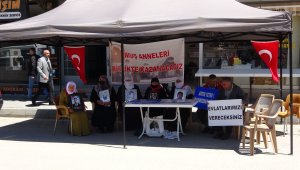 8 yıldır evladının yolunu gözleyen Gülbahar Teker: "HDP'de şeref, namus, iman ve vicdan yok"