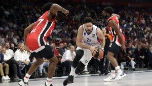 Anadolu Efes üst üste 3. kez finalde