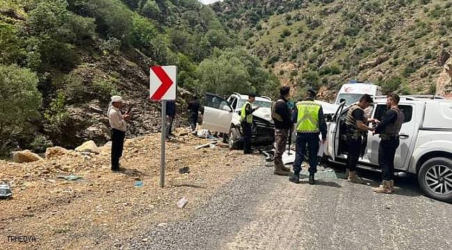 Derecik Kaymakamı Özdemir'in makam aracı kaza yaptı; 6 yaralı