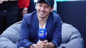 Emre Belözoğlu: "İnşallah bir gün Fenerbahçe'nin başında sizleri mutlu edeceğiz"