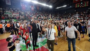 Pınar-Karşıyaka, zorlu Anadolu Efes deplasmanında