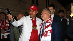 Sivas'ta binlerce taraftar final maçı için İstanbul yolunda