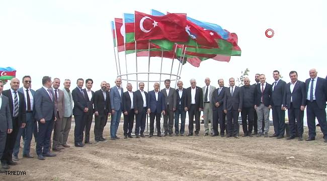 Tarım ve Orman Bakanı Kirişci, Cebrayıl'da fidan dikti