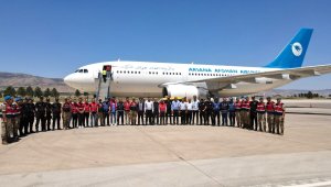 Afgan göçmenler charter seferlerle ülkelerine gönderiliyor