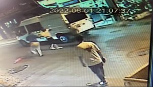 Ataşehir'de dükkana silahlı saldırı kamerada