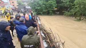 Bakan Soylu, Bartın'da sel boyutunu izlerini sabahın ilk saatlerinde yerinde inceledi