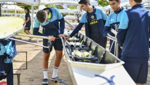 Başkentte 20 yılın ardından maviliklere kürekler çekildi