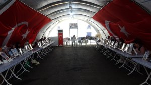 Bin 10 gündür terör mağduru aileler evlatlarını HDP ve PKK'dan istiyor