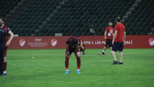 Bir tarafta sevinç, bir tarafta hüzün