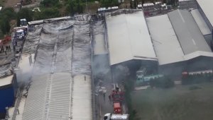 Çekilen görüntüler yanan kimya fabrikasındaki hasarı gözler önüne serdi