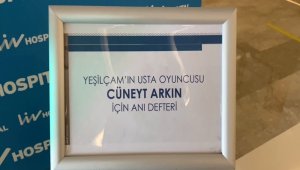 Cüneyt Arkın için hastaneye anı defteri konuldu