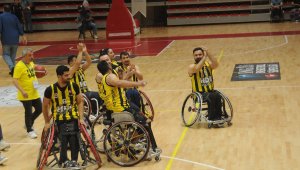 Galatasaray'ı yenen Fenerbahçe adını finale yazdırdı