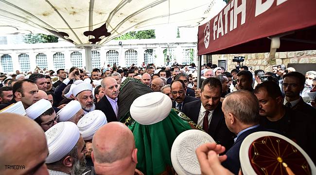 Mahmut Ustaosmanoğlu son yolculuğuna uğurlandı: Törene binlerce kişi katıldı