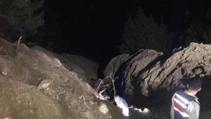 Manisa'daki göçükte bir kişinin cesedi çıkarıldı, bir kişi aranıyor