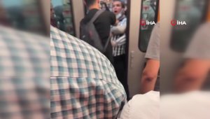 Metro istasyonunda boks ringini aratmayan kavga