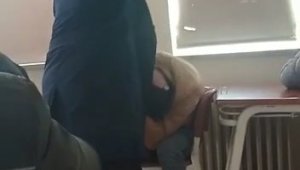 Öğretmen şiddeti kamerada