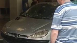 Otomobil bankaya daldı