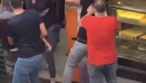 Parasını ödemeyen müşteri ile lokanta çalışanları arasında kavga