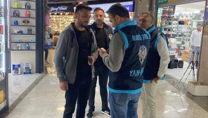 Polis uygulamasında sahte dolar ele geçirildi