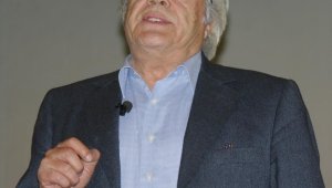 Ünlü sanatçı Cüneyt Arkın hayatını kaybetti