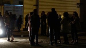 Van'da deprem korkuttu