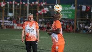 Yattara, Şanlıurfalı çocuklarla top oynadı