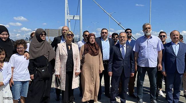 15 Temmuz Şehitler Köprüsü'ne dev Türk bayrağı asıldı