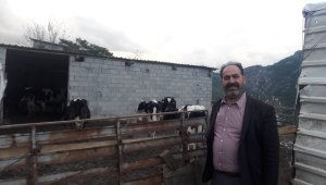 Alacağını istediği eski ortağını boğazını kesen zanlı kaçarken kasadaki parayı da almış