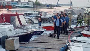 Avcılar'da facianın eşiğinden dönüldü, 7 tekne alev alev yandı