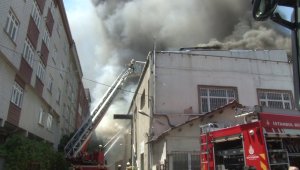 Bağcılar'da medikal malzeme satan iş merkezinde yangın