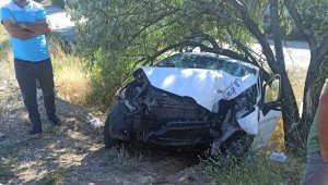 Cenaze yolunda feci kaza: 3 ölü, 2 yaralı