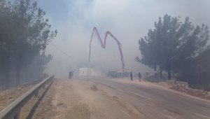 Datça'daki orman yangınına havadan ve karadan müdahale sürüyor