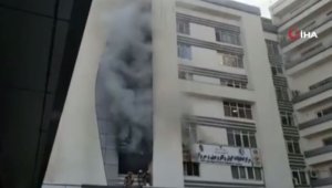 İran'da hastanede yangın çıktı